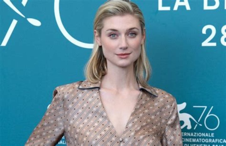 Elizabeth Debicki Taille